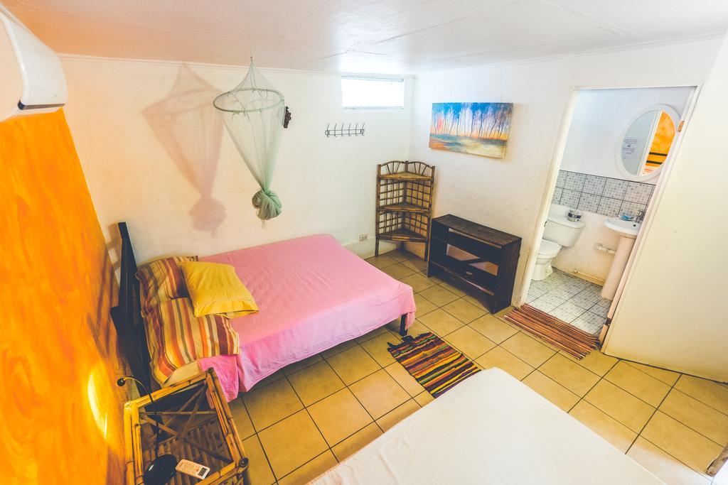 Pura Vida Hostel Тамариндо Екстериор снимка