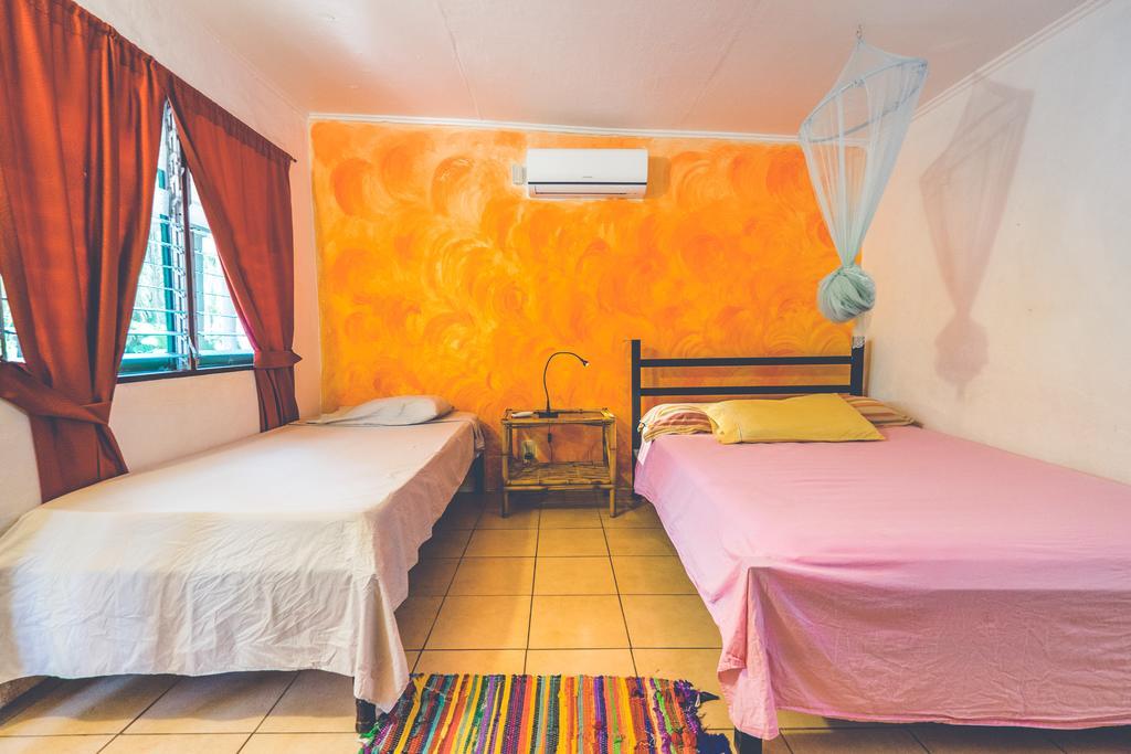 Pura Vida Hostel Тамариндо Екстериор снимка