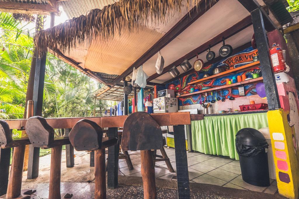 Pura Vida Hostel Тамариндо Екстериор снимка