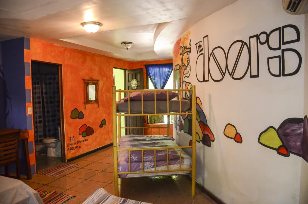 Pura Vida Hostel Тамариндо Екстериор снимка
