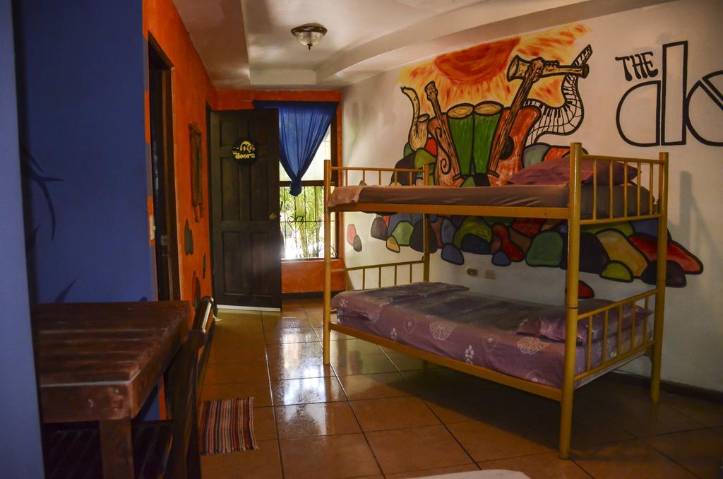 Pura Vida Hostel Тамариндо Екстериор снимка