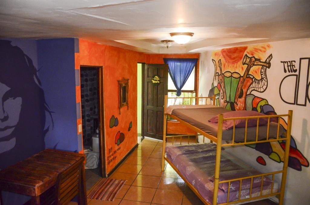 Pura Vida Hostel Тамариндо Екстериор снимка